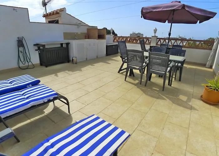 Dom wakacyjny Casa Vista Bella - Sleeps 9 Nerja
