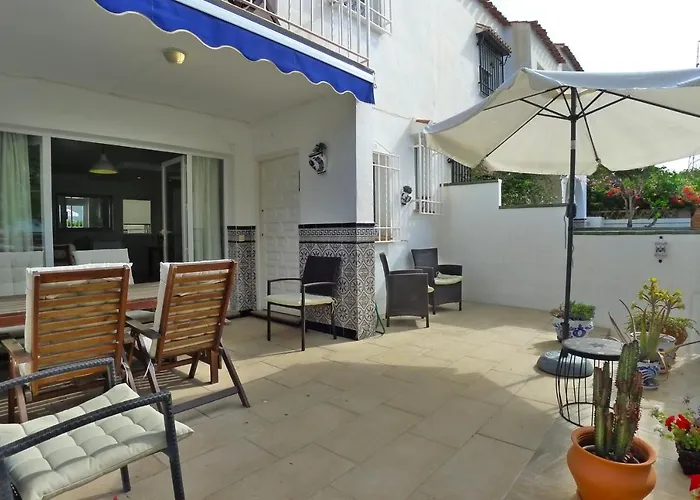 Dom wakacyjny Casa Vista Bella - Sleeps 9 Nerja