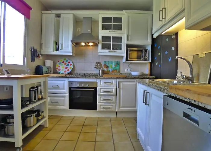 Holiday home Casa Vista Bella - Sleeps 9 *